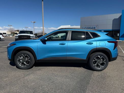 New 2026 Chevrolet Trax LT w/ LT Convenience Package FWD image 10