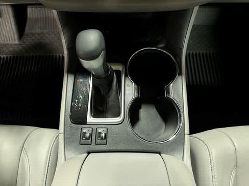 Certified 2017 Toyota Highlander XLE FWD image 33