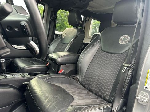 Used 2013 Jeep Wrangler Unlimited Sport AWD/4WD image 12