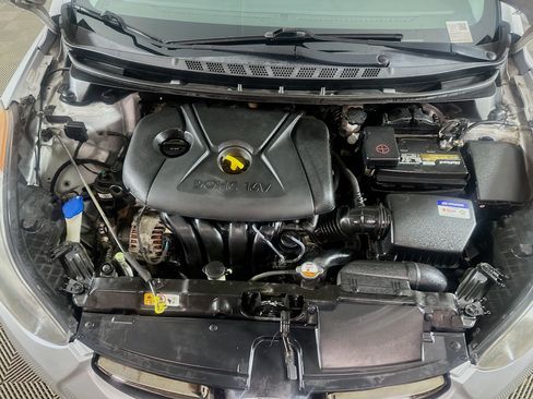 Used 2012 Hyundai Elantra Limited image 30