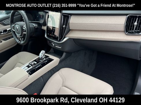 New 2026 Volvo XC90 B5 Core w/ Protection Package Premier image 17