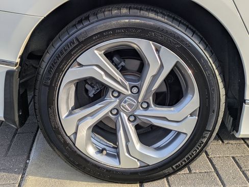 Used 2020 Honda Accord EX image 13