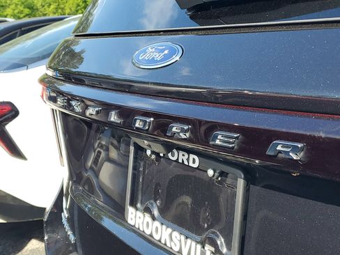 Used 2025 Ford Explorer Active image 7