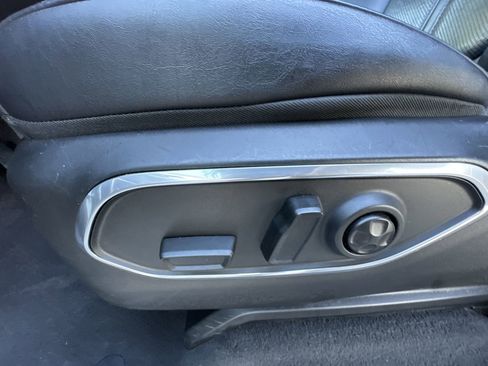 Used 2024 Jeep Wagoneer Series III w/ Flexible Seating Group image 12