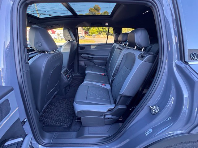 New 2027 Volkswagen Atlas SEL R-Line AWD/4WD image 9