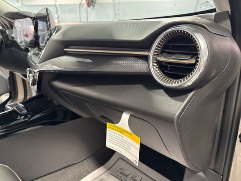 New 2026 Chevrolet Trax ACTIV FWD image 34