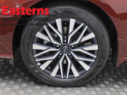 Used 2024 Nissan Altima 2.5 SV w/ SV Premium Package AWD/4WD image 32