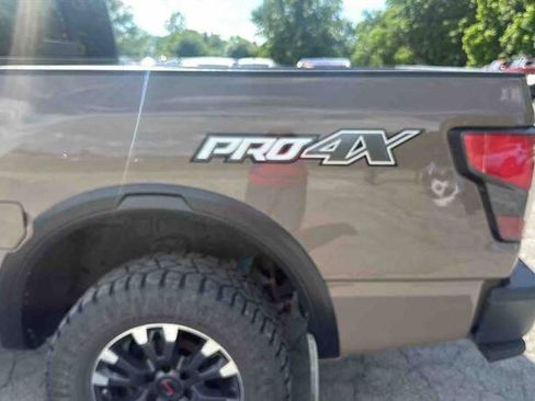 Used 2021 Nissan Titan PRO-4X w/ Pro-4x Convenience Package AWD/4WD image 14
