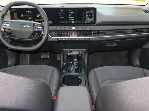 Used 2025 Kia K4 LXS image 10