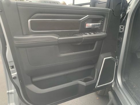 Used 2024 RAM 2500 Laramie w/ Sport Appearance Package image 13