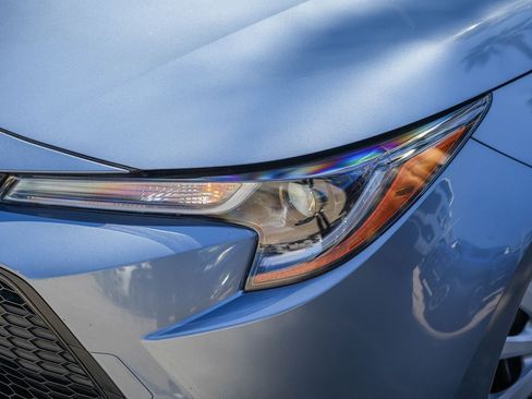 Certified 2021 Toyota Corolla LE FWD image 2