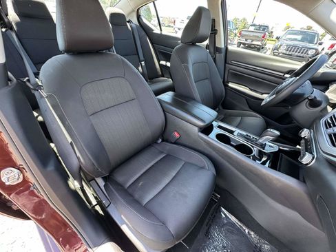 Used 2024 Nissan Altima 2.5 SV FWD image 21