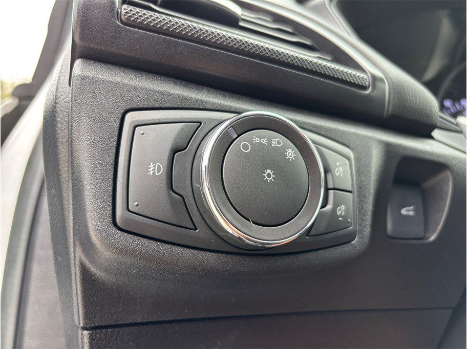 Used 2018 Ford Fusion SE w/ Equipment Group 201A FWD image 28
