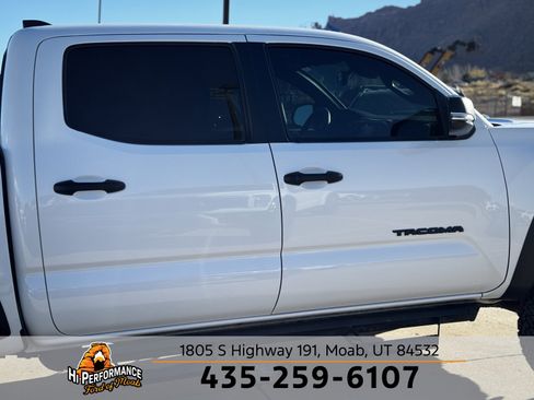 Used 2023 Toyota Tacoma TRD Off-Road image 5