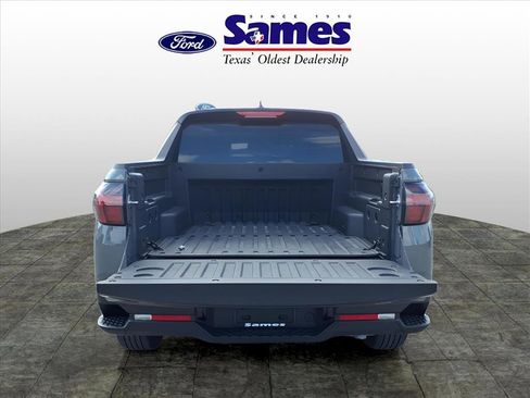 Used 2025 Hyundai Santa Cruz SE image 10