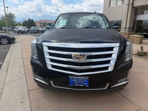 Used 2016 Cadillac Escalade Luxury AWD/4WD image 9