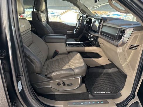 Used 2025 Ford F350 Platinum w/ Platinum Plus Package image 12