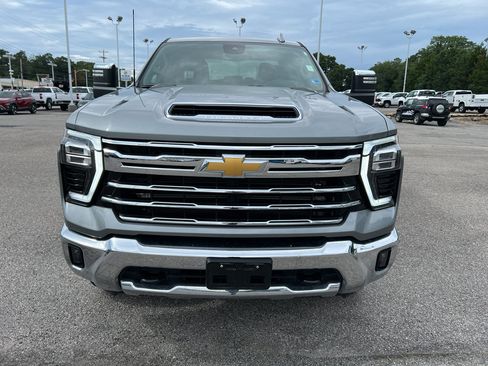 Used 2026 Chevrolet Silverado 2500 LTZ AWD/4WD image 2