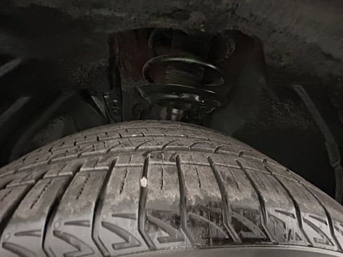 Used 2019 Toyota RAV4 Limited image 22