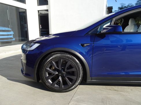 Used 2023 Tesla Model X image 12