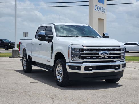Used 2023 Ford F250 Lariat w/ Chrome Package AWD/4WD image 3