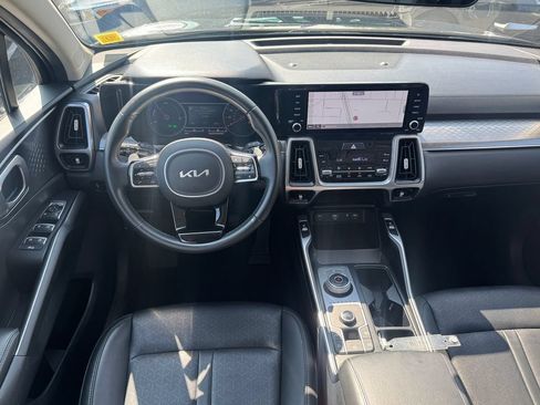 Used 2023 Kia Sorento EX AWD/4WD image 13