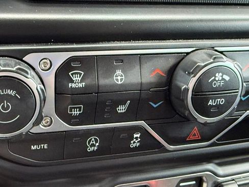Used 2023 Jeep Wrangler Unlimited Sport AWD/4WD image 23