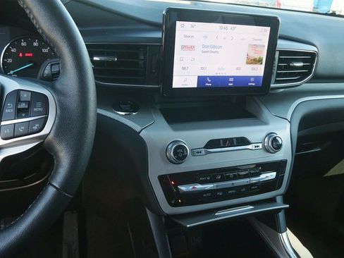 Used 2024 Ford Explorer XLT w/ Equipment Group 202A image 21