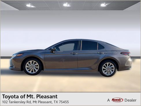 Used 2023 Toyota Camry LE image 1