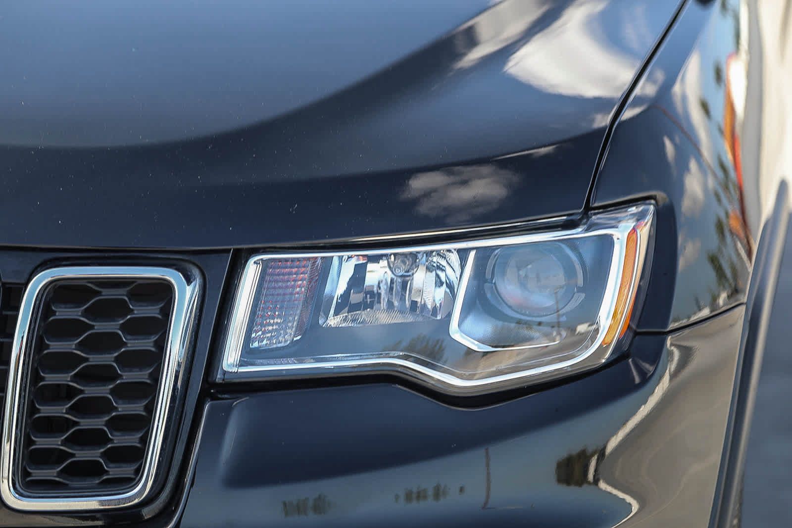 Used 2018 Jeep Grand Cherokee Laredo RWD image 8