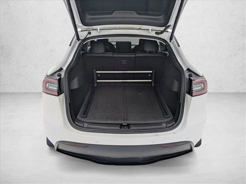 Used 2022 Tesla Model Y Performance image 6