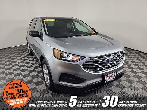 Used 2021 Ford Edge SE image 2