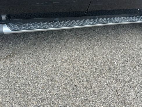 Used 2011 Chevrolet Avalanche LT w/ Luxury Package image 14