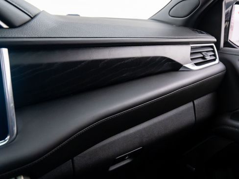 Used 2022 GMC Yukon Denali w/ Denali Premium Package image 30