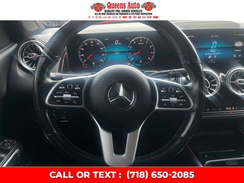 Used 2021 Mercedes-Benz GLB 250 4MATIC w/ Premium Package image 21