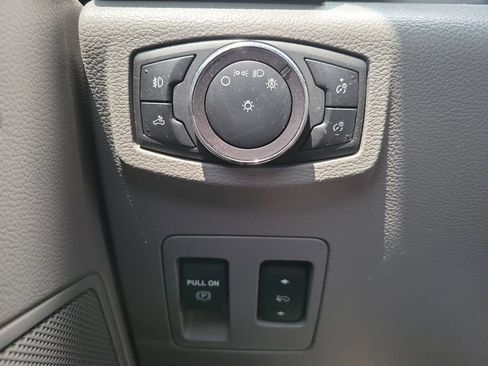 Used 2020 Ford F150 XLT w/ Equipment Group 302A Luxury AWD/4WD image 39