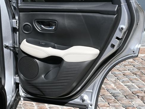 New 2026 Honda HR-V EX-L image 17