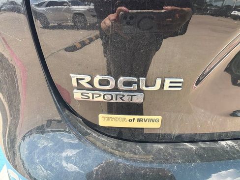 Used 2022 Nissan Rogue Sport S FWD image 4