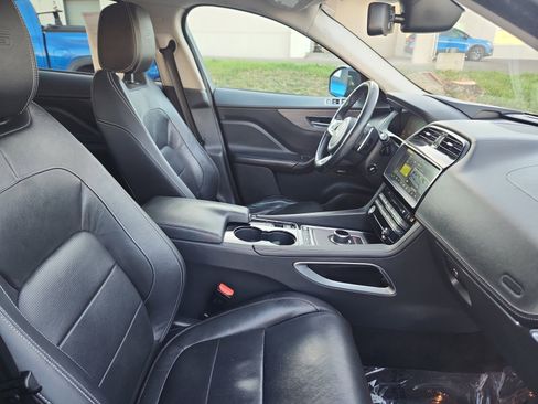 Used 2017 Jaguar F-PACE S image 20