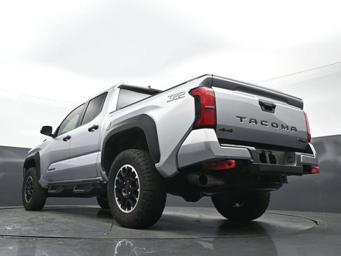 Used 2025 Toyota Tacoma TRD Off-Road AWD/4WD image 28