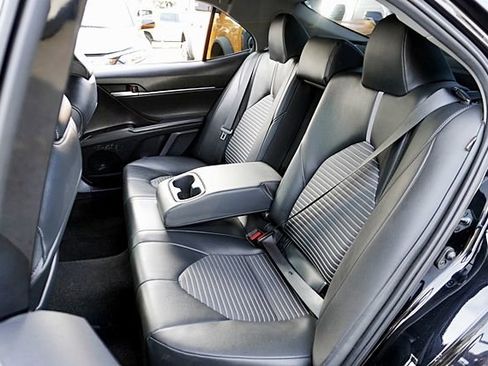 Used 2023 Toyota Camry SE image 15