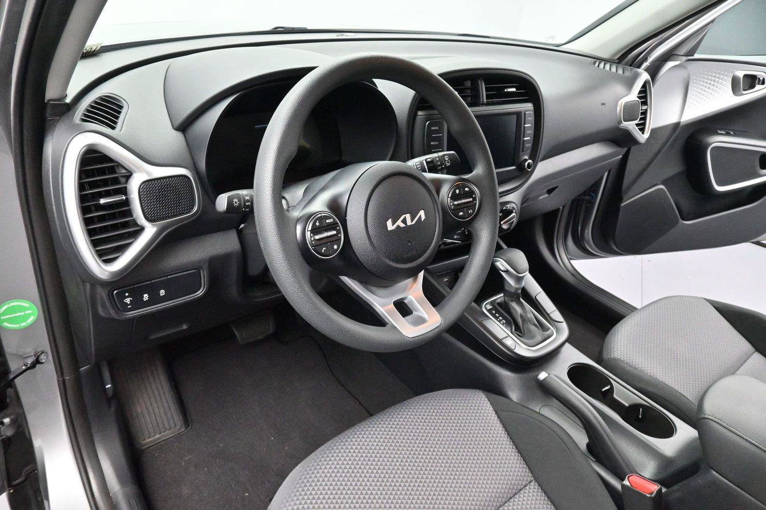 Used 2025 Kia Soul LX FWD image 14