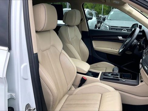 Used 2023 Audi Q5 e Premium Plus w/ Premium Plus Package AWD/4WD image 9