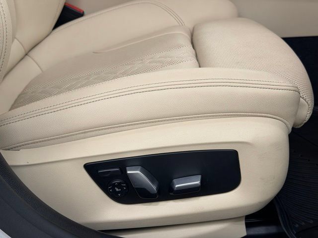 Used 2022 BMW 540i xDrive w/ Executive Package AWD/4WD image 16
