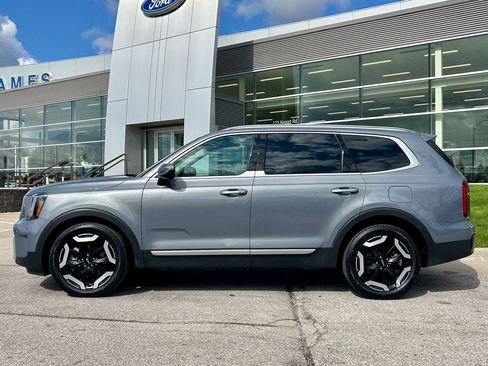 Used 2025 Kia Telluride S AWD/4WD image 3