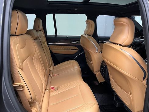 Used 2022 Jeep Grand Cherokee Summit w/ Luxury Tech Group V AWD/4WD image 55