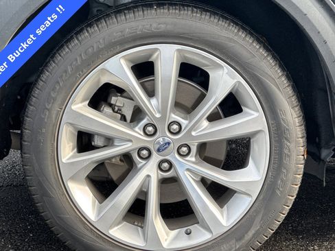 Certified 2022 Ford Explorer Platinum w/ Technology Package image 27