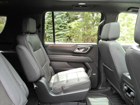 Certified 2023 Chevrolet Suburban High Country AWD/4WD image 19