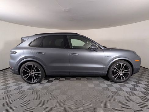 New 2026 Porsche Cayenne Turbo AWD/4WD image 8