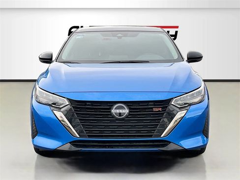 Used 2025 Nissan Sentra SR image 2